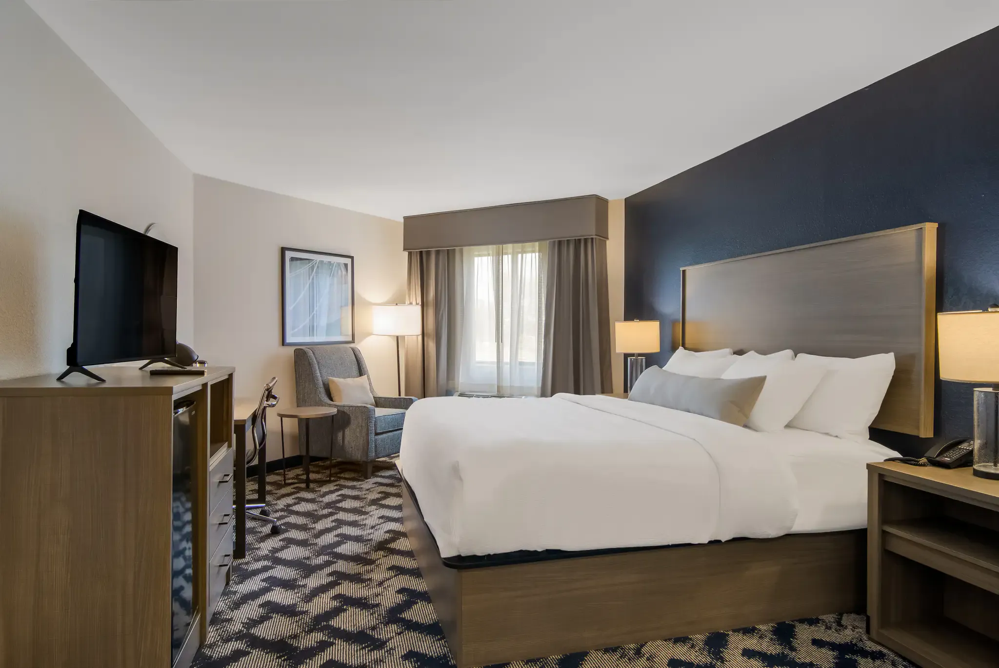 Lake view guest room